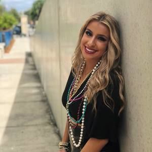 Meet your Posher, Yasmine